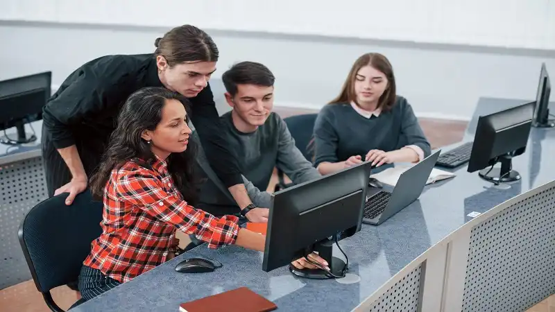 How an IT Program Helps Students Build Hands-On Experience